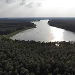 Letniskowy Nad Jeziorem W Steszewku אכסניה