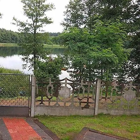 Letniskowy Nad Jeziorem W Steszewku بيت خشبي *