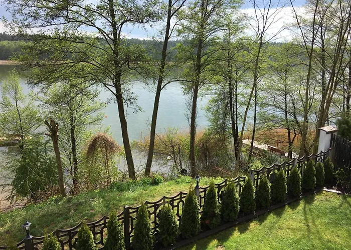 Letniskowy Nad Jeziorem W Steszewku 山林小屋