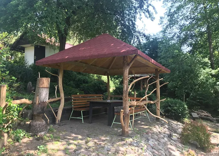 Деревянный коттедж Letniskowy Nad Jeziorem W Steszewku